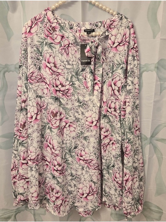 torrid Tops - Torrid White and Pink Floral Long Sleeve Top